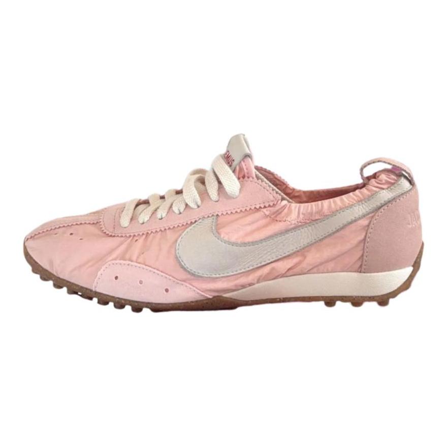 Jacquemus X  Nike Moon Shoe SP Aluminum Pink Women Sneakers Sail-University-Red HV8547-601