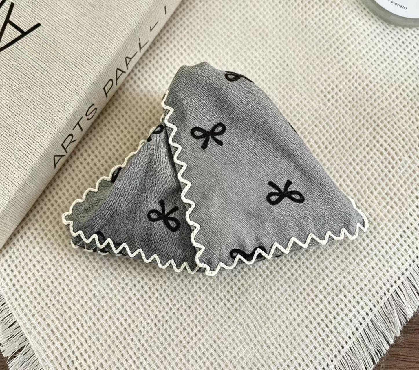 Audrey Hepburn Bow Shark Clip: Large Heart Claw for Thick Hair