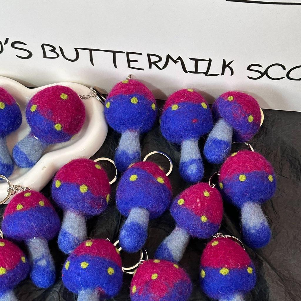 Mushroom Wool Felt Pendant: Handmade Women's Ornament with Cultural and Creative Design