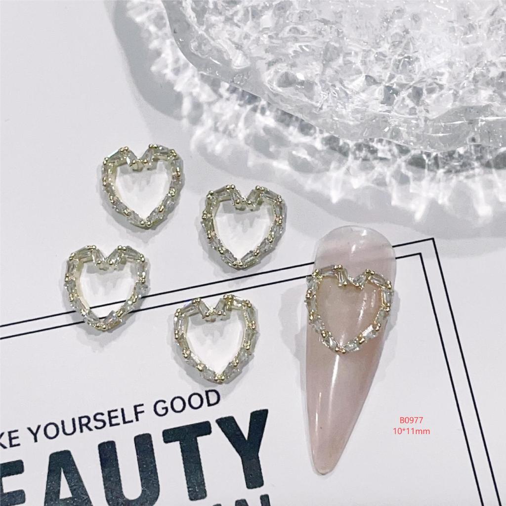 Retro Luxury DIY Rhinestone Heart Nail Accessories - Zircon Manicure Jewelry
