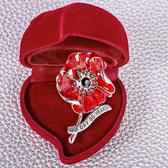 80th Anniversary Commemorative Brooch European Win Tribute Pin Flower Shape Badge with Enamel Petals for WWII Heroes