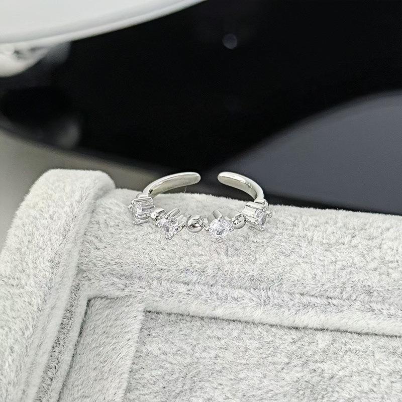Geometric Light Luxury, High-End Sense, Thin Ring, Personalized Opening Ring, Simple Micro-Inlaid Flash Zircon, Super Fairy Ring, Female.