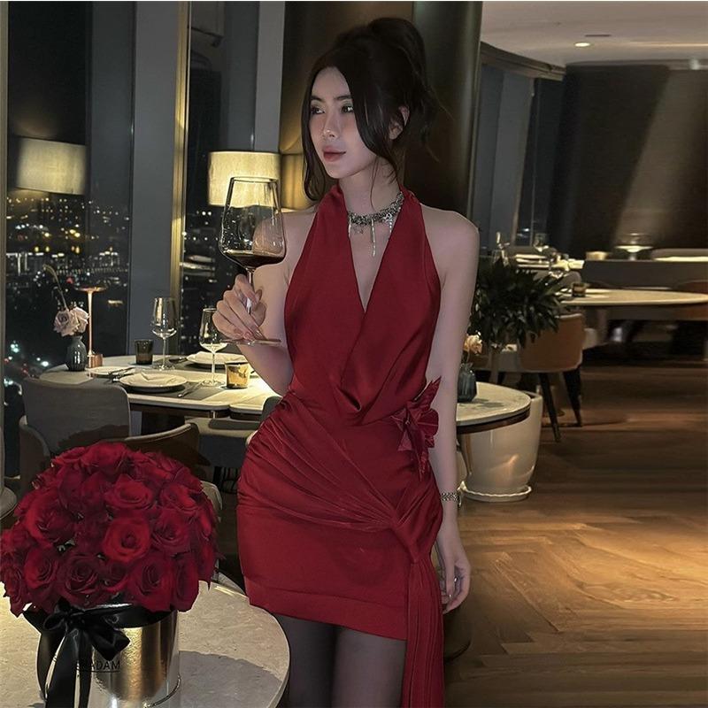 Fall Women's Solid Color Slim-fit High-waisted Street Fashion V-neck Sleeveless Dress