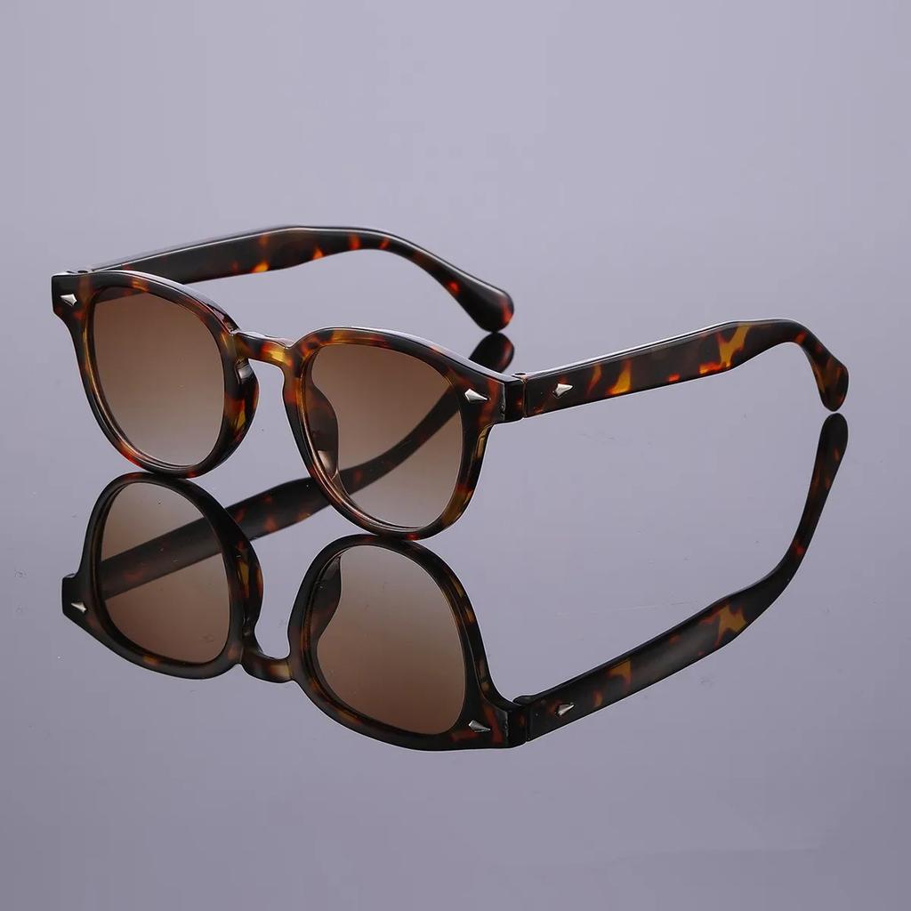 Vintage Rivet Tortoiseshell Round Sunglasses Women Men 2026 Brand Design Retro Yellow Blue Lens Square Sun Glasses