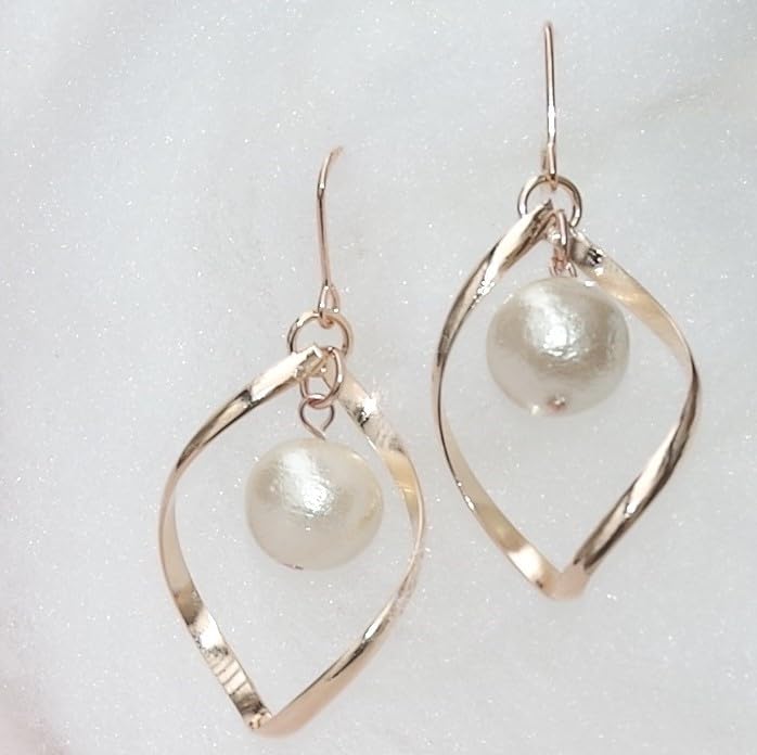 Country Made In Japan Earrings Cotton Pearl Hoop Resin Screw Spring Earrings Both Ears Simple Cute Christmas Dangling Lightweight Earrings [Sparrow