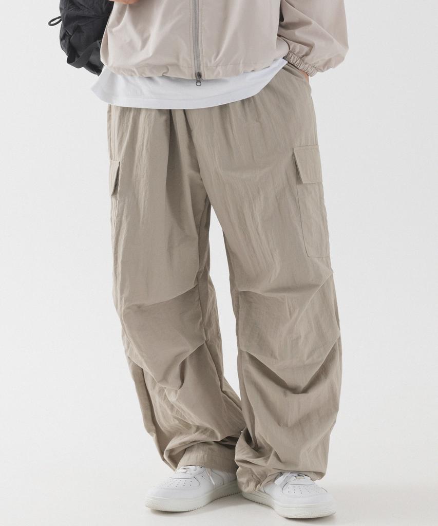 PIANER Nylon One-Pleat Cargo Parachute Pants (Beige)