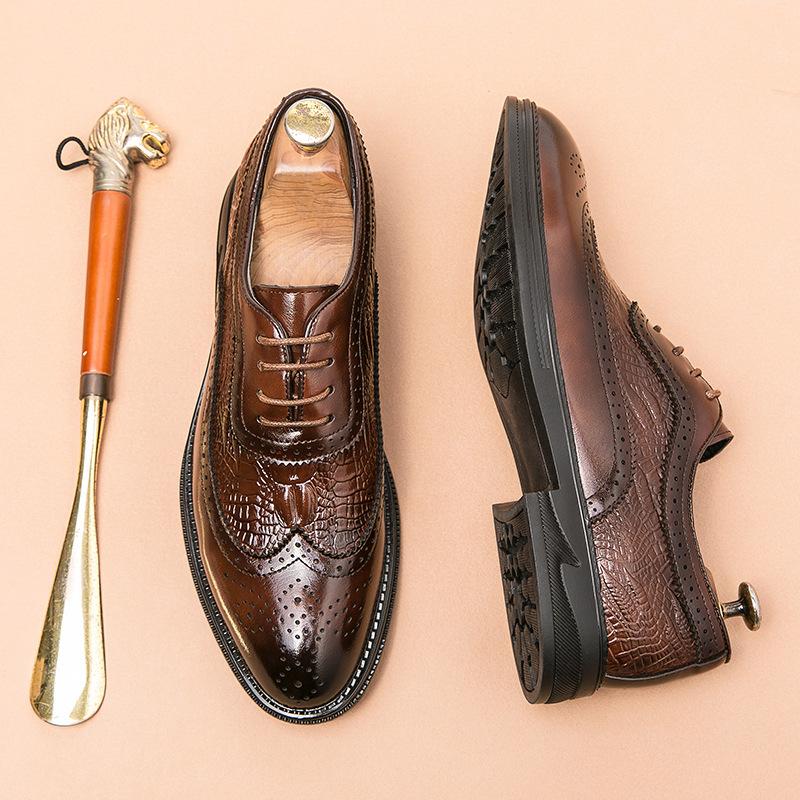 

Корейская версия деловых туфель Brock из гравированной кожи, мужские британские туфли-оксфорды с крокодиловым узором, офисная профессиональная кожаная обувь 46 коричневый