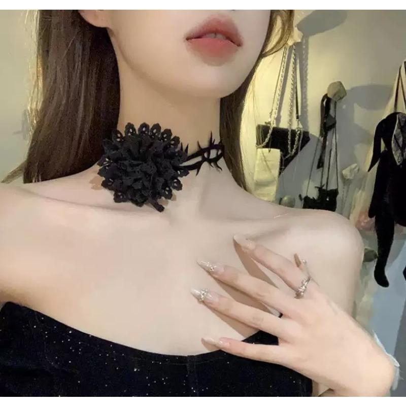Black and white flower necklace rose choker neck flower neckband necklace female neck collar camellia clavicle chain