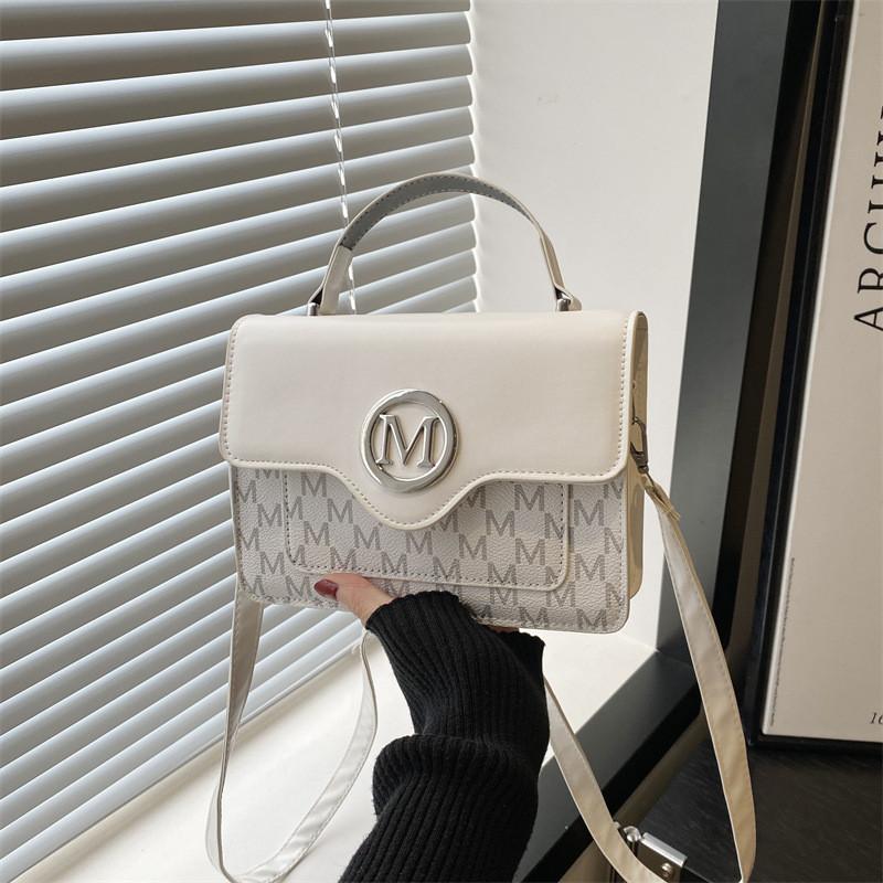 Letter Print Shoulder Bag Women Small Bag With Flap Closure For Daily Use Casual