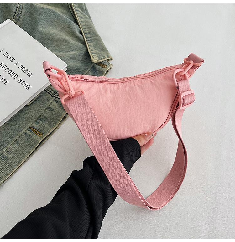 Nylon bag women's large capacity 2025 new niche design shoulder messenger bag high-end foreign style dumpling bag