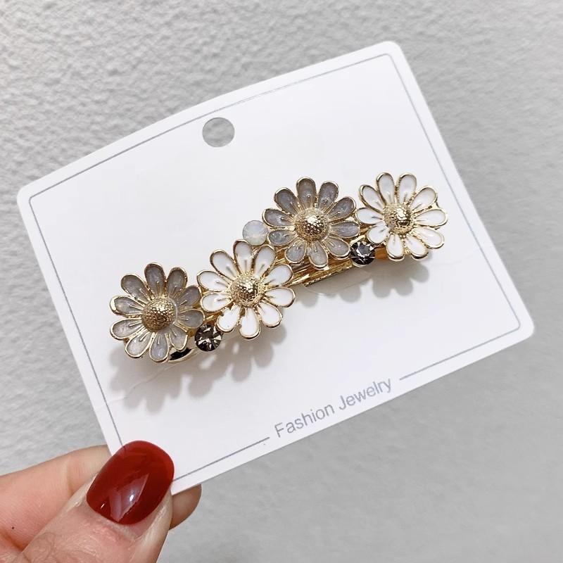 Korean Style Colorful Daisy Hair Clip - Trendy and Elegant for Women