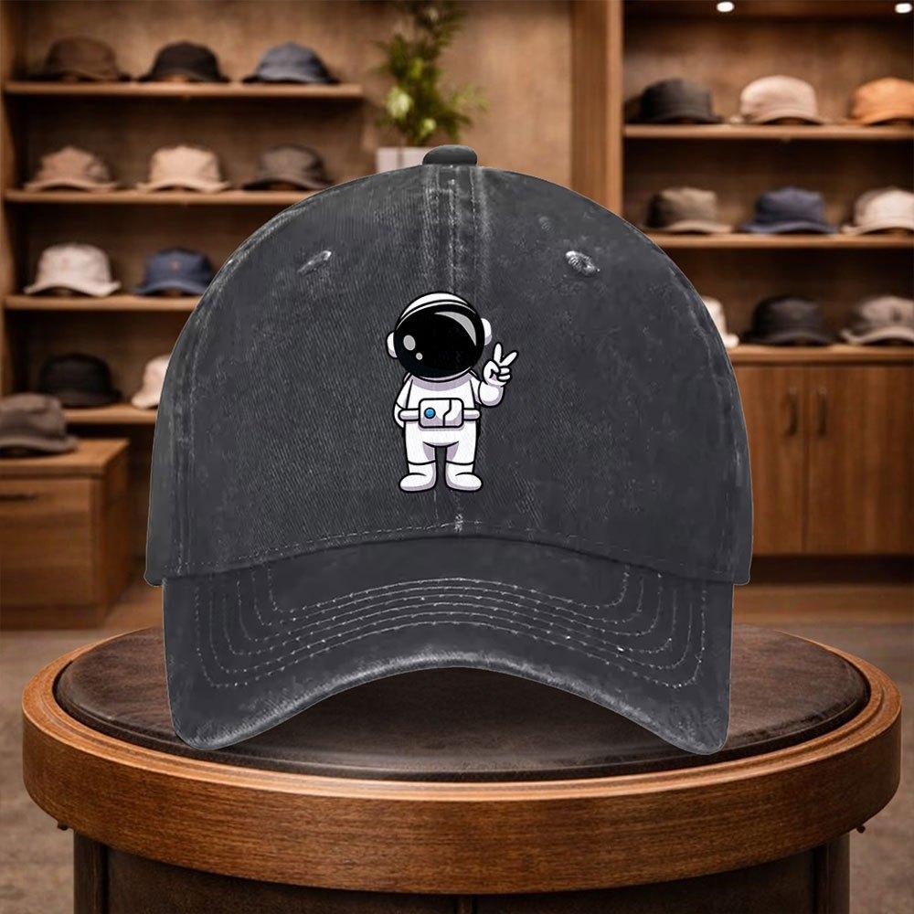 Eine stilvolle Baseballkappe mit Astronauten-Aufdruck, perfekt für lässige Ausflüge. Diese verstellbare Mütze ist für alle Jahreszeiten geeignet.