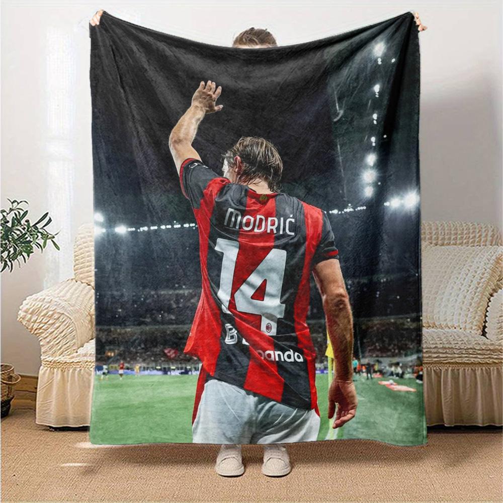 Luka Modrić Football Player Flannel Throw Blanket, Soft Warm Sofa Bed Cover, Soccer Fan Home Decor Gift for Living Room Bedroom