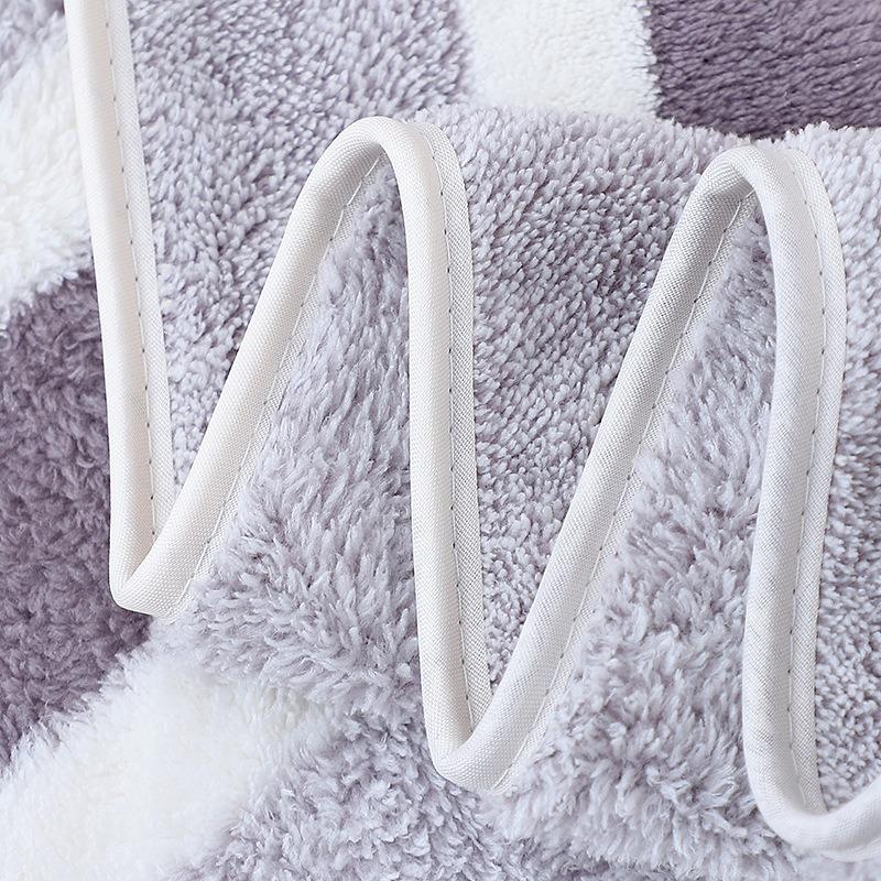 Thick Bath Towel Strong Water Absorption and Quick Drying Non Shedding Durable Ultra Soft - Very Suitable for Families Beaches