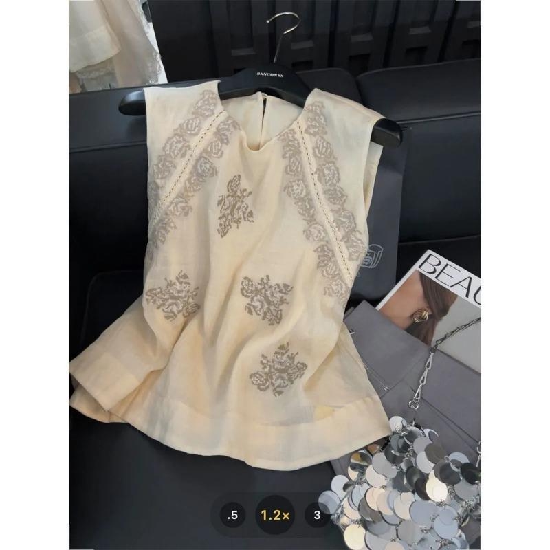 

Women s Summer Beige Floral Embroidery Sleeveless Round Neck Blouse M абрикосовий