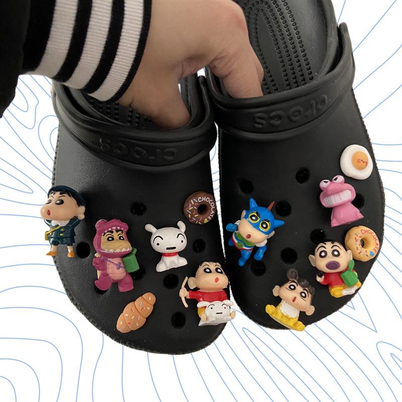 Croc Accessories: DIY Barbie Pink Y2K Emo Shoe Charms with Dark Butterfly Heart Design