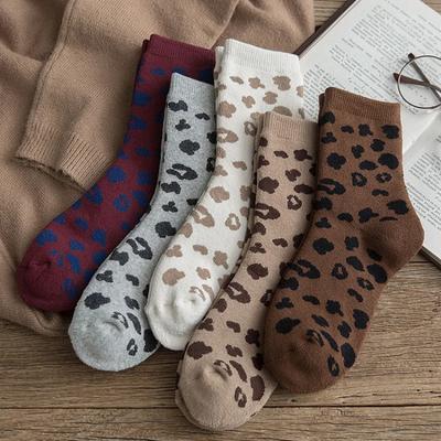 Gefleckte Leopardenmuster Damen Socken Baumwolle Terry Tube Verdickte warme Socken Baumwolle Koreanischer Japanischer Stil