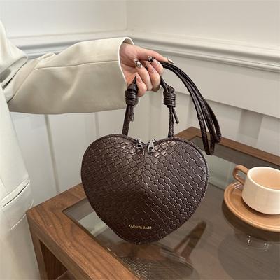 Niche High Sense 2025 Spring and Summer Niche Design Versatile Ins Shoulder Messenger Bag This Year Popular Love Bag
