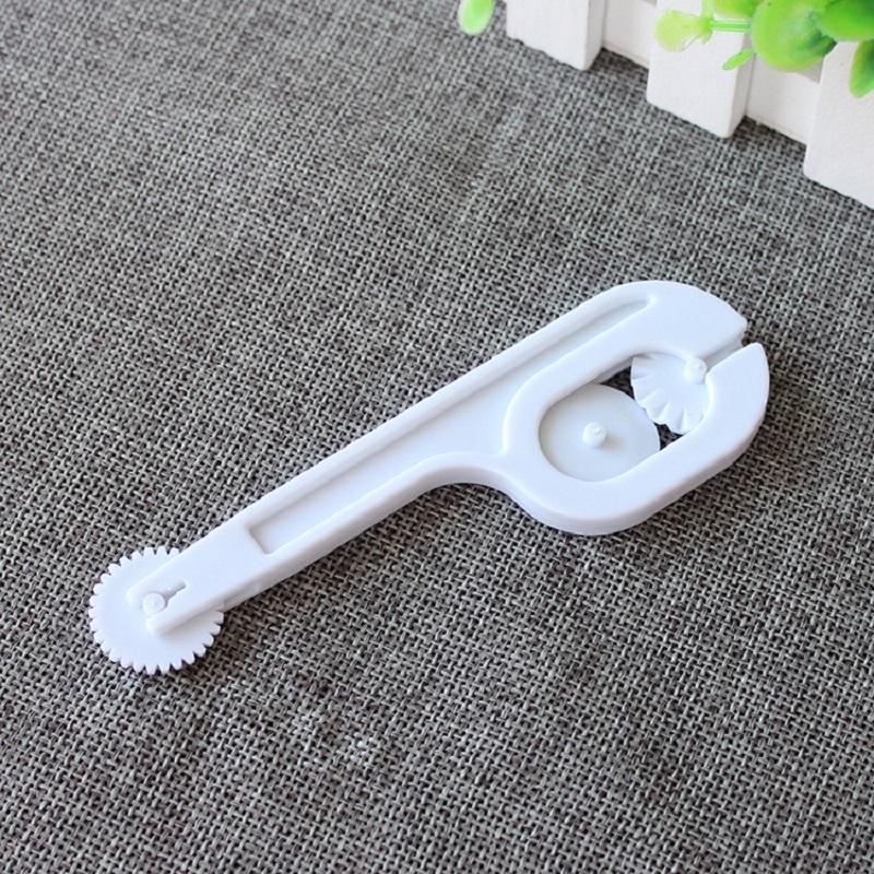 Buy SJS Best Portal Queen Of Cakes 3 Wheel Fondant Icing Cutter