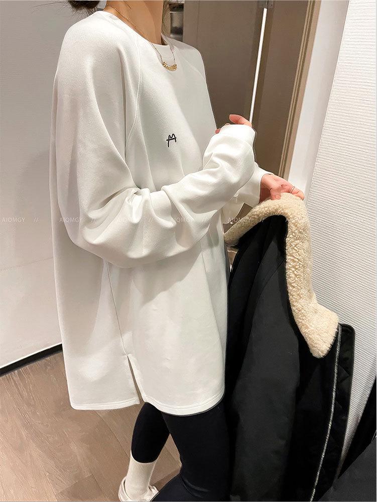 Women's White Embroidered Lazy Style Round-Neck T-shirt, Autumn/Winter 2025, Plus Velvet Slit Base Layer