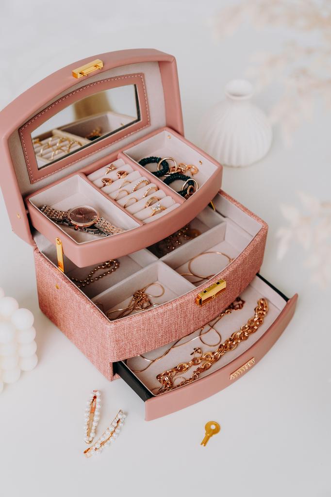 Elegant jewelry box - Peterson