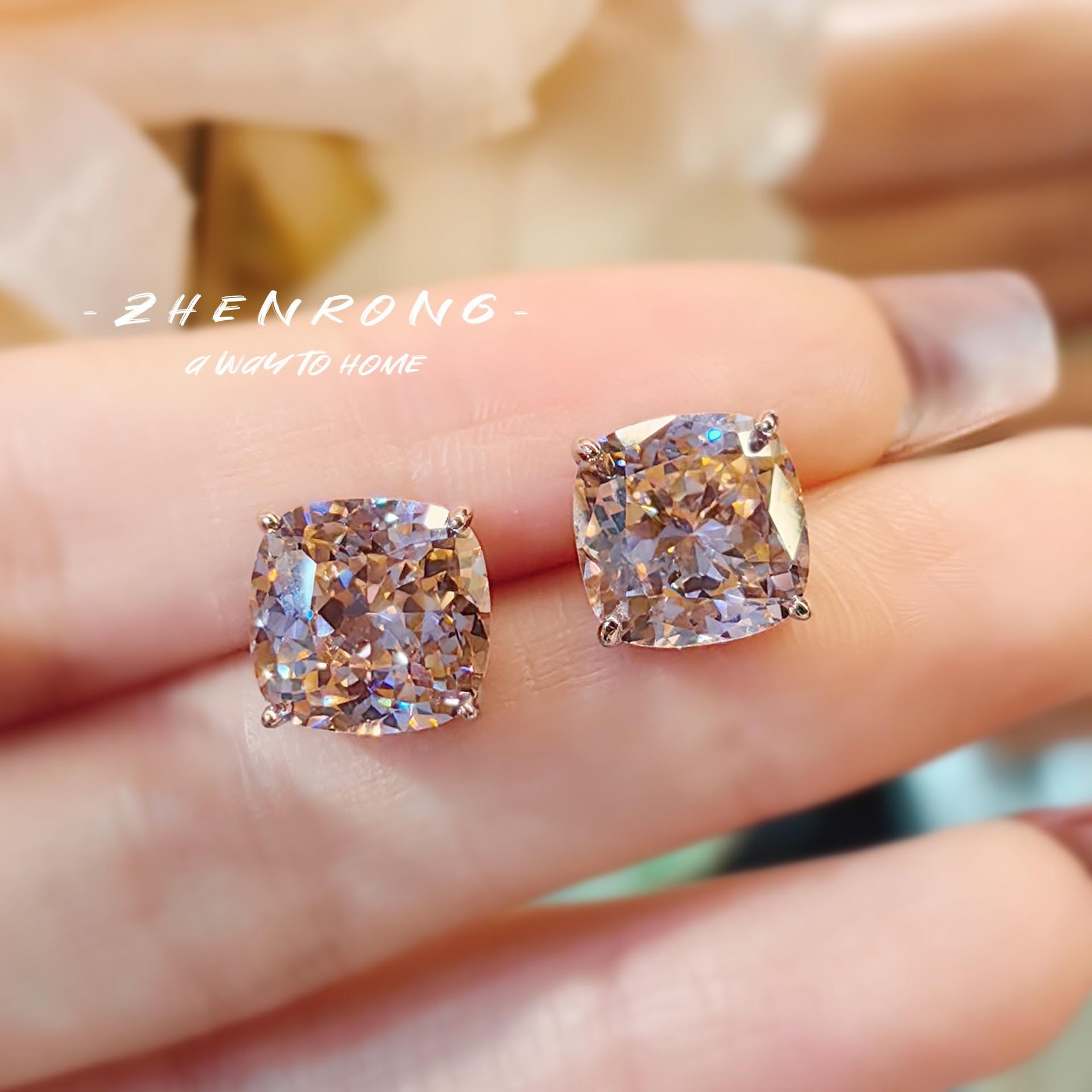 14K Platinbeschichtete Ohrstecker mit eingelegten hochkohlenstoffhaltigen Labordiamanten Ohrpiercing Schmuck Damen Kissenförmiger Edelstein Exquisiter Schmuck beige