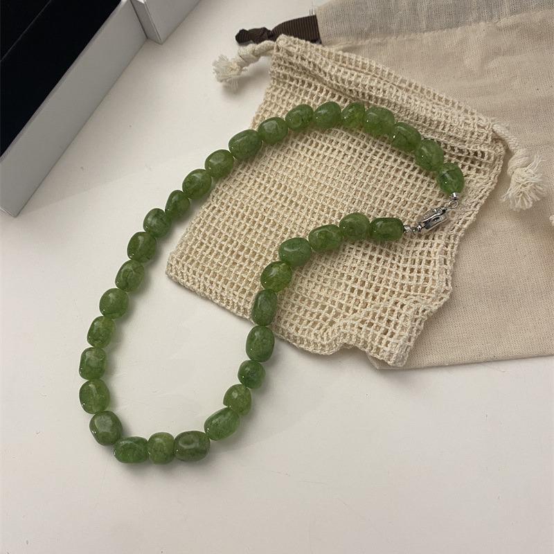 Emerald Green Avocado Beaded Necklace with Yuanbao Buckle - High-End Natural Stone Clavicle Chain
