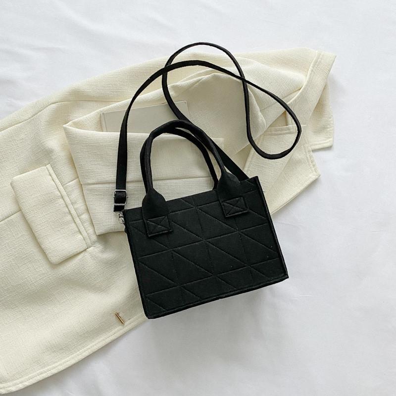 

Trendy 2023 Spring Fashion Casual Handbag Minimalist Shoulder Bag Crossbody Bag For Women Black