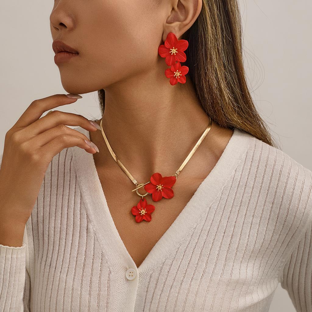 Fashionable and Elegant Flower Pendant Necklace and Earrings Jewelry Set Suitable for Women's Daily Gatherings  Parties  Holiday Travel  and As a Gift