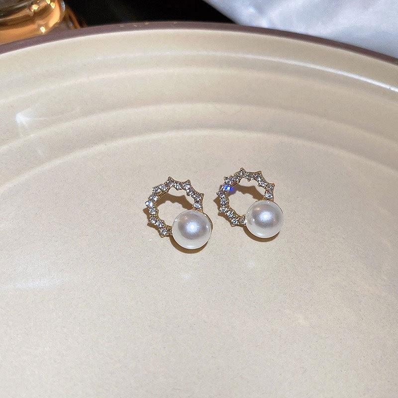 Sweet Temperament, Pearl Earrings for Women with High-end Sense, Diamond Circle