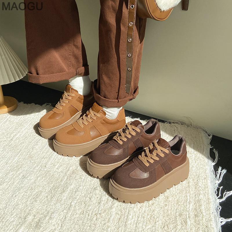 Buty Damskie na Platformie 2026 Nowe Jesienne Vintage Wszechstronne Codzienne Trampki Zwiększające Wzrost Gruba Podeszwa Buty Wulkanizowane Sznurowane