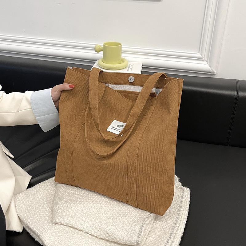 

2025 новая летняя ленивая ветровка шик вельветовая ретро сумка через плечо женская большая сумка студенческая портативная сумка-тоут коричневый