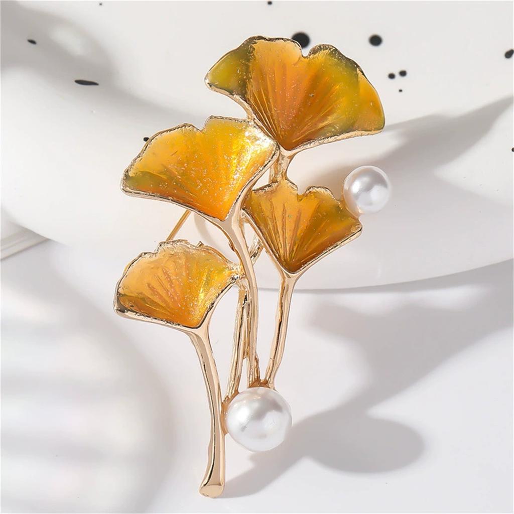 1Pc Charm Retro Ginkgo Leaf Broch Elegant Classical Pin Clothing Bag Jewelry Accessories Party Festival Gifts Souvenirs Trendy