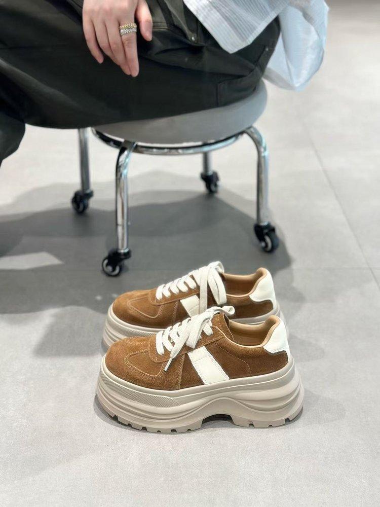 

2025 осень новая маленькая 8 см толстая подошва модная женская повседневная моральная тренировка матовая кожа универсальные маффины обувь прилив 40 верблюд