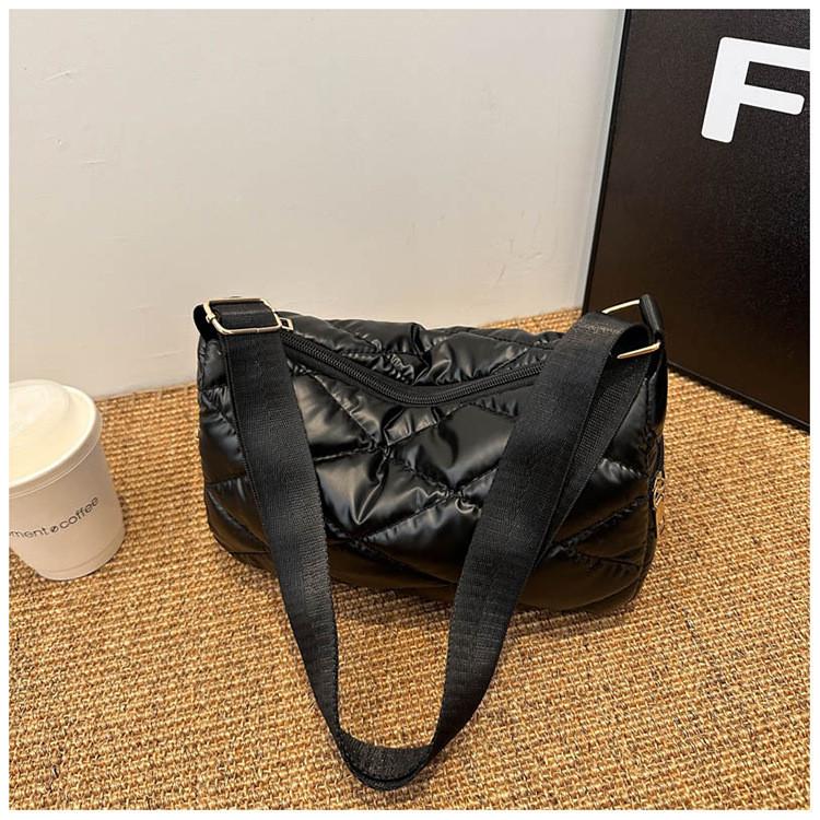 Korean Style Embroidered Thread Women s Handbag 2024 Spring Fashion Casual Chic Shoulder Bag чёрный
