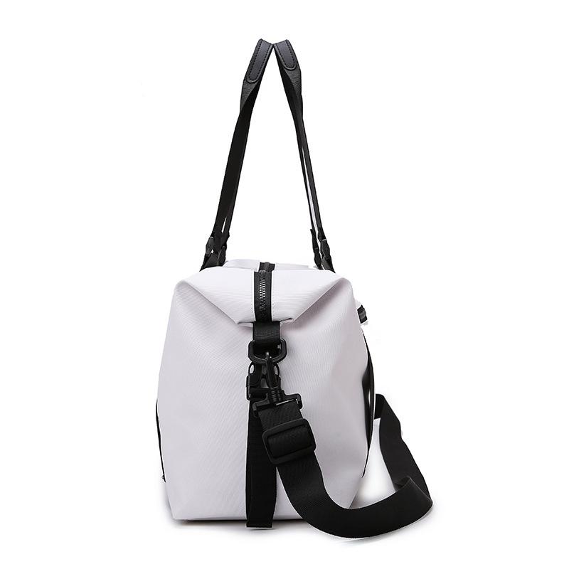 Large capacity yoga bag New trendy fashion short trip fitness bag Lightweight and simple shoulder handbag