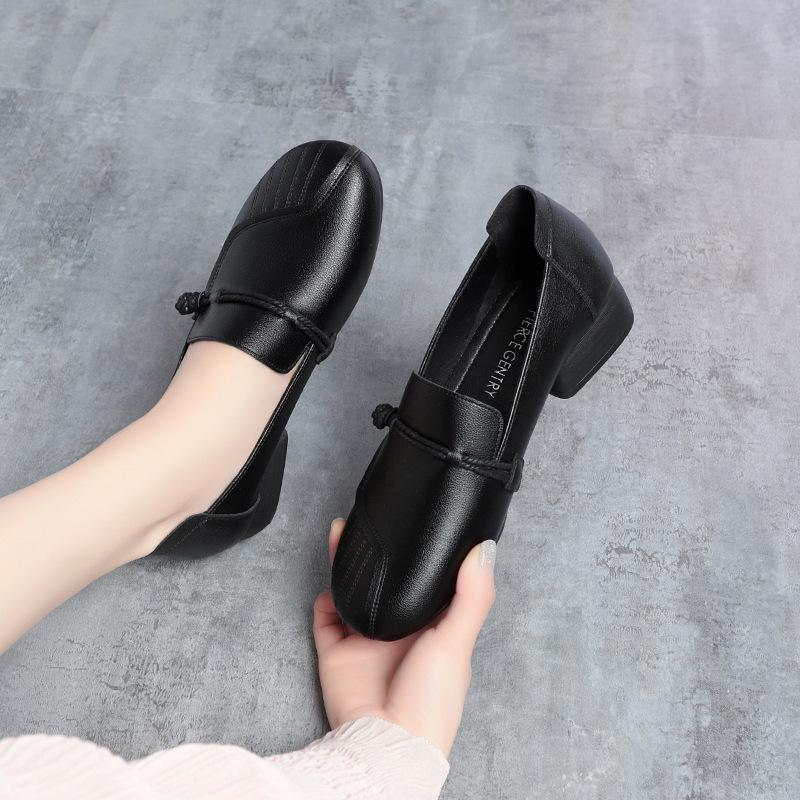 Mode Kvinnor Mjukt Läder Mellanhöga Klackar Skor 2024 Höst Nya Halkfria Mamma-skor Bekväma Vardagliga Mjuka Bottnar Loafers Grace Enkla