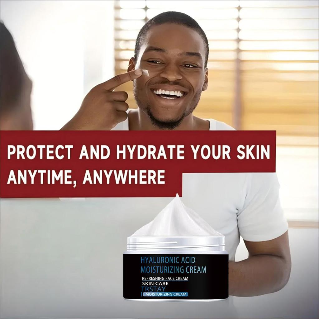 Pánský retinolový krém je jemný a nedráždivý, vyhlazuje vrásky, snižuje výskyt jemných linek a zanechává pokožku jemnou a jemnou.