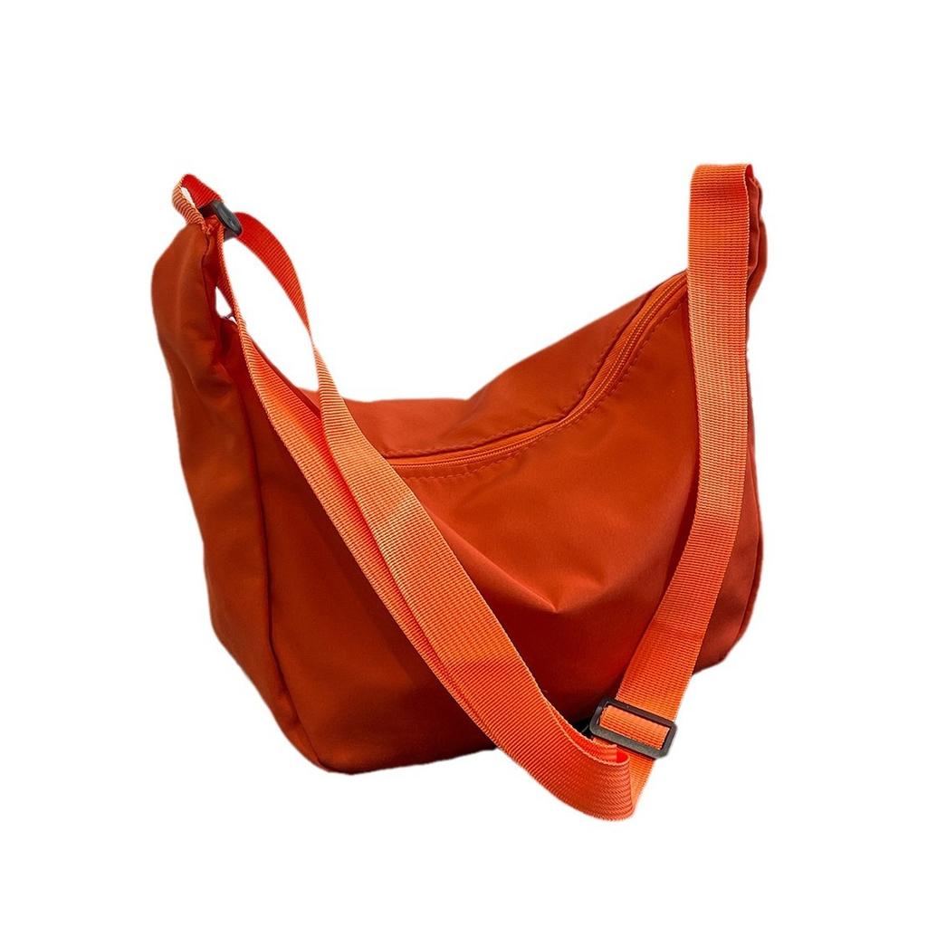 Nylon cloth bag casual versatile women's new class large capacity lightweight shoulder messenger bag
