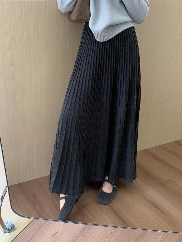 Korean Style High-Waisted Pleated Knit Midi Skirt: Elegant, Versatile, and Soft for a Casual Ladylike Look