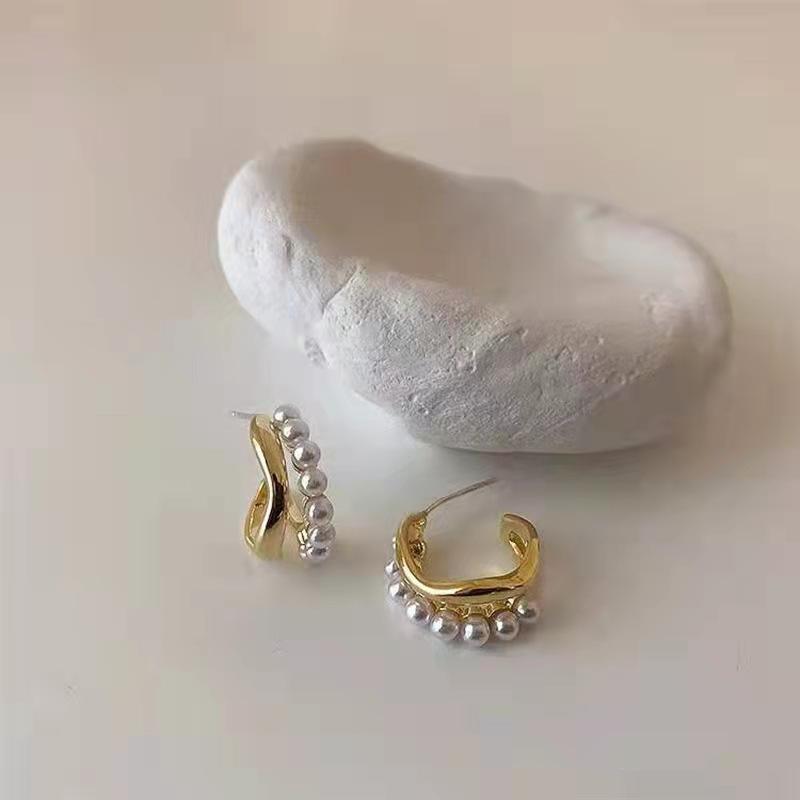 Romantic High Quality Pearl Women Earrings Charm Bella Exquisite Stud Earring Wedding Accessories Pendant Jewelry Fashion Gift