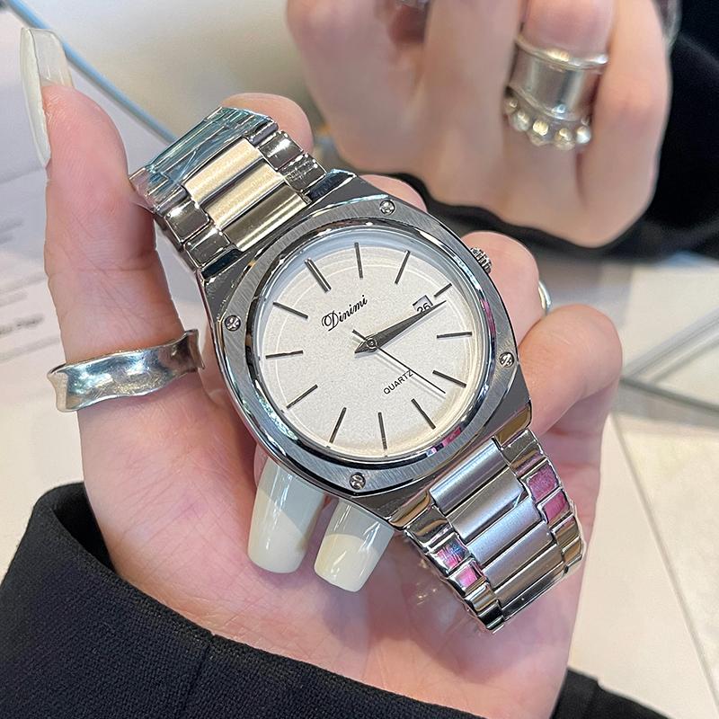 Large Dial Women'S Watch, Luxurious New Model, Fashionable, Vintage, And Minimalist Design, Perfect As A Gift For Women.