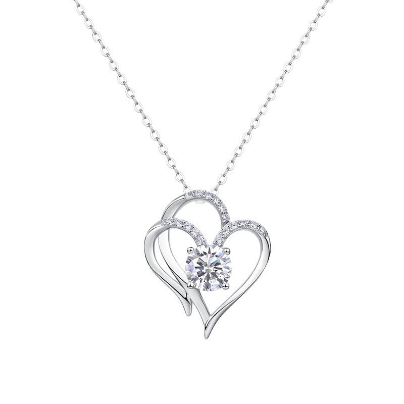 S silver heart necklace, moissanite love pendant, collarbone chain, hot-selling silver jewelry, non-fading necklace.