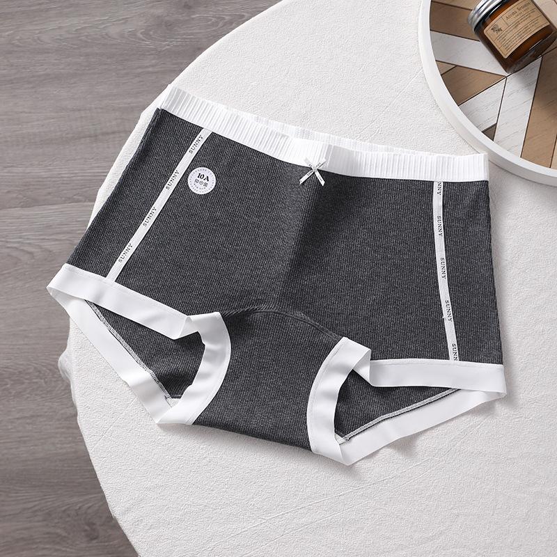 

Женские трусы-слипы большого размера однотонные, не тускнеющие, без следов, дышащие, без подгиба, со средней посадкой, с плоским углом выреза 3XL темно серый