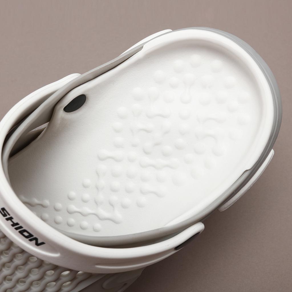 Fashion New Men Sandals Women Casual Summer High Quality Rubber Hole Water Shoes Mesh Breathable slippers Outdoor Beach Flat Slippers