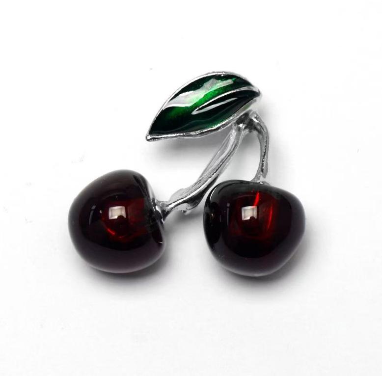 

Stylish, Sweet, And S Design Brooch For Women. One Size срібний