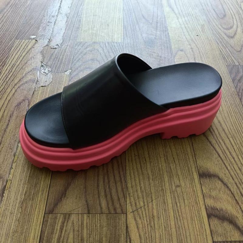 Fashion Summer High-quality Classic Women's Slippers 2025 Brand Platform Solid Color Beach Slippers Zapatos Mujer 2025 Tendencia