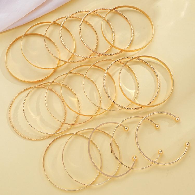 18 Stück Schwarz Beschichtetes Eisen Gedrehte Stern Armbänder Set Tragbar und Stilvoll für Jeden Anlass