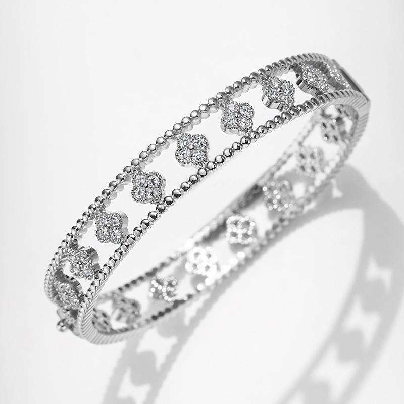 Classic Hollow Four-leaf Clover Bracelet Women`s