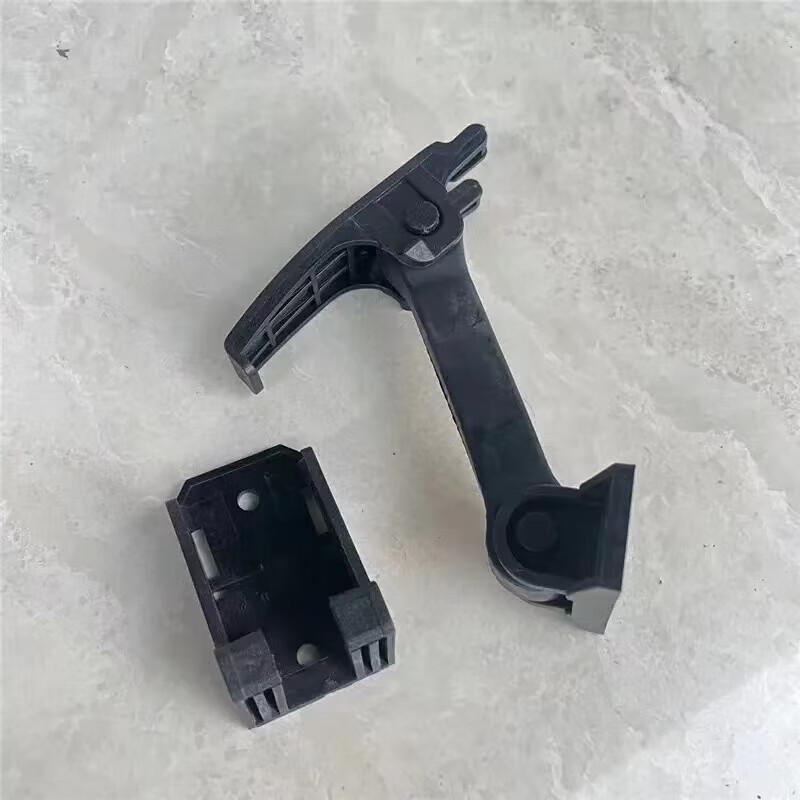 Dongfeng Mengshi EQ2050B Engine Hood Latch